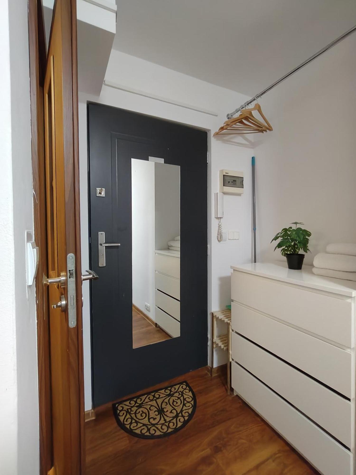 Hollidays Centrum Apartments Varsovie Extérieur photo